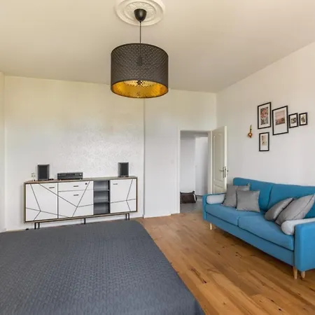 Grosse 4-zimmer Mit Burgblick, Kinder Wilkommen Apartment